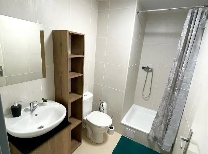 Апартаменты Zborovska 22 A